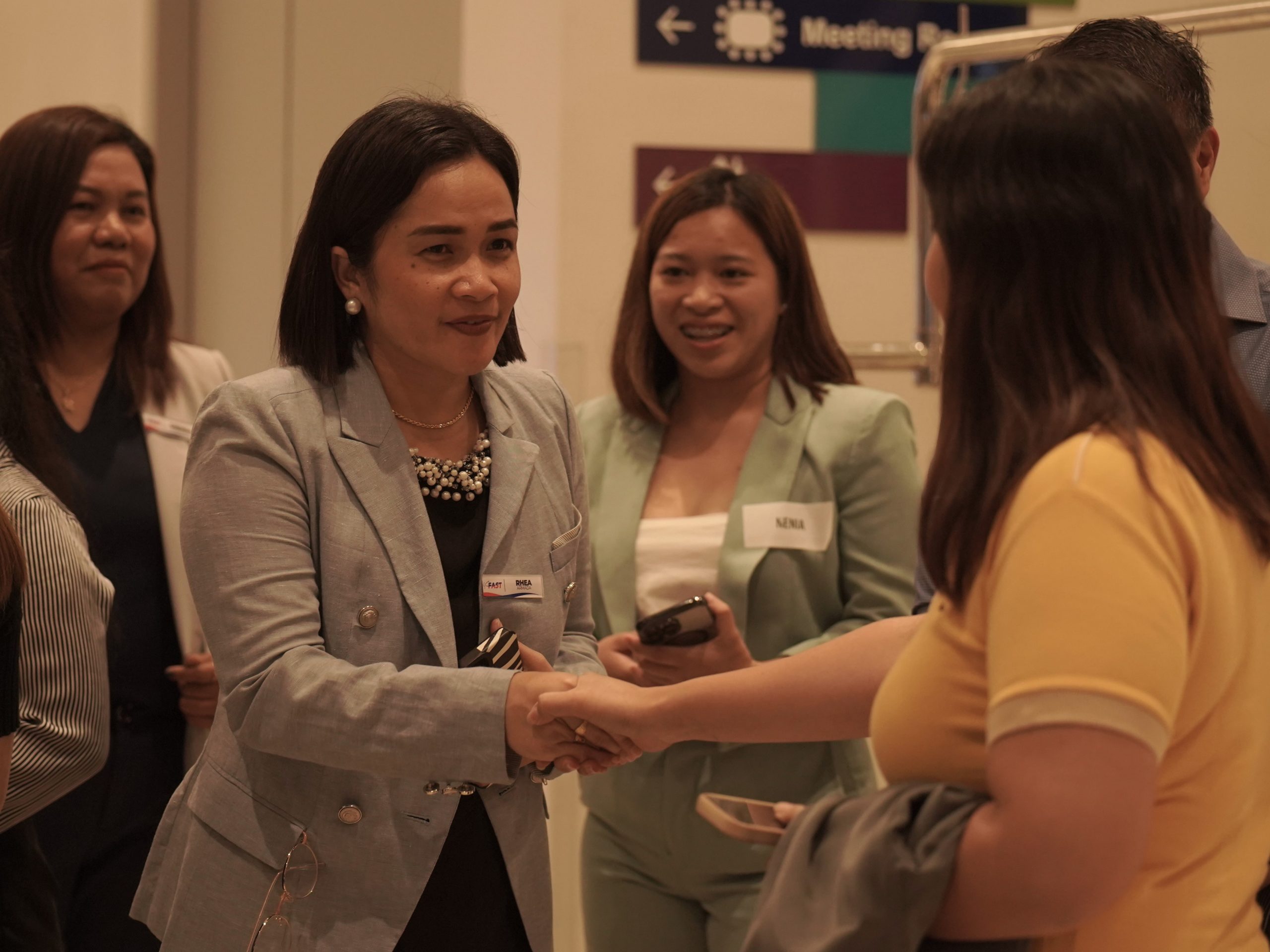 FAST Logistics Group, the leader in end-to-end logistics in the Philippines, has launched its Solutions Roadshow in Iloilo City, the inaugural leg of a series to be conducted across the Visayas and Mindanao, to drive innovation forward and bring topnotch services directly to the doorsteps of growing enterprises in Visayas and Mindanao.